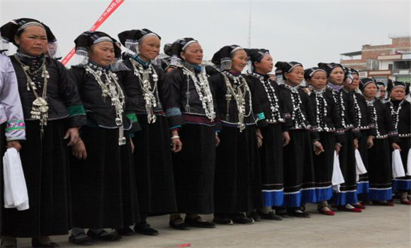 沙人老年妇女服饰